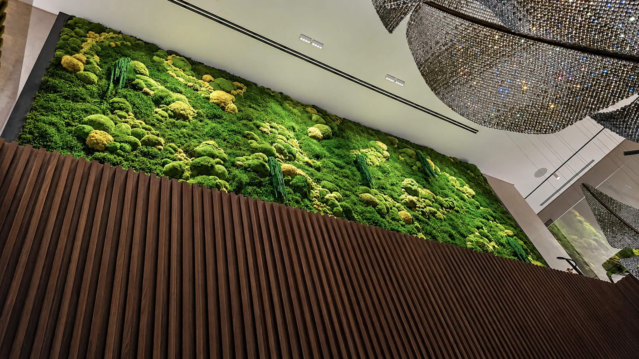 Moss wall, crystal light — villa interior in Dubai by Soltis Interiors